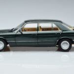 Mercedes 560 SEL W126 Dark Green Metallic Norev 1:18 - image 4 of 7