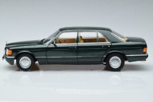 Mercedes 560 SEL W126 Dark Green Metallic Norev 1:18 B66040682 Diecast — photo 4 of 7