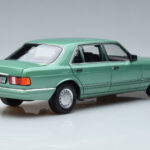Mercedes 560 SEL W126 Light Green Norev 1:18 - image 3 of 7