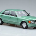 Mercedes 560 SEL W126 Light Green Norev 1:18 - image 5 of 7