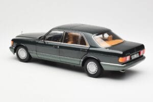 Mercedes 560 SEL W126 Night Green Metallic Dealer Edition Norev 1:18 B66040626 Diecast — photo 7 of 8