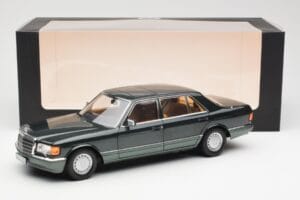 Mercedes 560 SEL W126 Night Green Metallic Dealer Edition Norev 1:18 B66040626 Diecast — photo 8 of 8