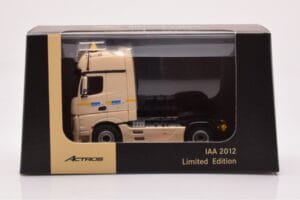 Mercedes Actros Gigaspace IAA 2012 Taxi NZG 1:50 MM0015 Diecast — photo 4 of 4