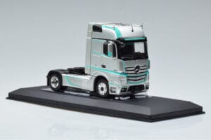 Mercedes Actros MP4 Racing Edition IXO 1:43 TR091 Diecast — photo 4 of 6