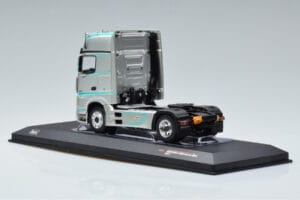 Mercedes Actros MP4 Racing Edition IXO 1:43 TR091 Diecast — photo 5 of 6