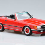 Mercedes AMG SL500 R107 Red Otto 1:18 - image 4 of 6