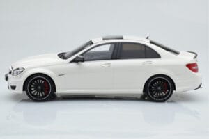 Mercedes C63 AMG W204 White GT Spirit 1:18 GT166 Resin — photo 3 of 6