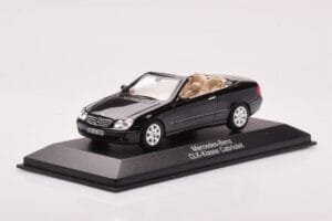 Mercedes CLK A209 Cabriolet Obsidian Black Metallic Minichamps 1:43 B66961966 Diecast — photo 2 of 4