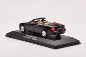 Mercedes CLK A209 Cabriolet Obsidian Black Metallic Minichamps 1:43 B66961966 Diecast — photo 3 of 4