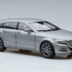 Mercedes CLS Shooting Brake X218 Alanite Grey Norev 1:18 - image 5 of 7