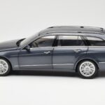 Mercedes E-Class S212 T-Model Tenorit Grey Metallic Minichamps 1:18 B66962447 - image 4 of 8