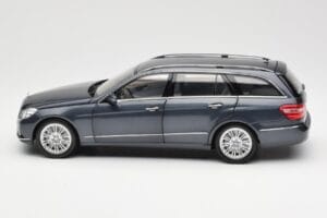 Mercedes E-Class S212 T-Model Tenorit Grey Metallic Minichamps 1:18 B66962447 Diecast — photo 4 of 8