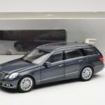 Mercedes E-Class S212 T-Model Tenorit Grey Metallic Minichamps 1:18 B66962447 - image 8 of 8