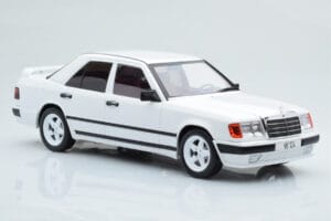 Mercedes E-Class W124 Tuning White MCG 1:18 MCG18343 Diecast — photo 4 of 6