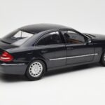 Mercedes E-Class W211 Blue Metallic Kyosho 1:18 B66962147 - image 3 of 8