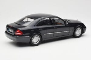 Mercedes E-Class W211 Blue Metallic Kyosho 1:18 B66962147 Diecast — photo 3 of 8