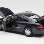 Mercedes E-Class W211 Blue Metallic Kyosho 1:18 B66962147 - image 5 of 8