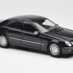 Mercedes E-Class W211 Blue Metallic Kyosho 1:18 B66962147 - image 6 of 8