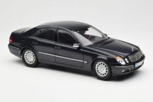 Mercedes E-Class W211 Blue Metallic Kyosho 1:18 B66962147 Diecast — photo 6 of 8