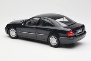 Mercedes E-Class W211 Blue Metallic Kyosho 1:18 B66962147 Diecast — photo 7 of 8
