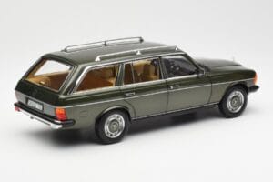 Mercedes 230T W123 T-Model Green Metallic Norev 1:18 183730 Diecast — photo 3 of 8