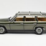 Mercedes 230T W123 T-Model Green Metallic Norev 1:18 183730 - image 4 of 8