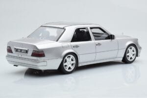 Mercedes E500 W124 Silver Otto 1:18 OT623 Resin — photo 2 of 6