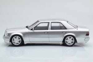 Mercedes E500 W124 Silver Otto 1:18 OT623 Resin — photo 3 of 6