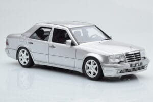 Mercedes E500 W124 Silver Otto 1:18 OT623 Resin — photo 4 of 6