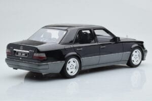 Mercedes E60 AMG W124 Black Otto 1:18 OT131 Resin — photo 2 of 6