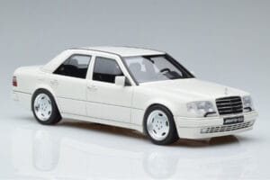 Mercedes E60 AMG W124 White Otto 1:18 B66040640 Resin — photo 4 of 6