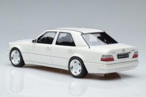 Mercedes E60 AMG W124 White Otto 1:18 B66040640 Resin — photo 5 of 6