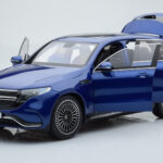 Mercedes EQC 400 Brilliant Blue NZG 1:18 - image 2 of 8