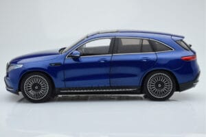 Mercedes EQC 400 Brilliant Blue NZG 1:18 B66963757 Diecast — photo 4 of 8