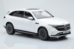 Mercedes EQC 400 Diamond White NZG 1:18 B66963756 Diecast — photo 6 of 8