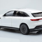 Mercedes EQC 400 Diamond White NZG 1:18 - image 7 of 8