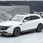 Mercedes EQC 400 Diamond White NZG 1:18 - image 8 of 8