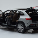 Mercedes EQE SUV X294 AMG Line Alpine Grey NZG 1:18 - image 5 of 8