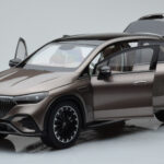 Mercedes EQE SUV X294 AMG Line Velvet Brown NZG 1:18 - image 2 of 8