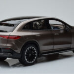 Mercedes EQE SUV X294 AMG Line Velvet Brown NZG 1:18 - image 3 of 8
