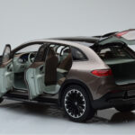 Mercedes EQE SUV X294 AMG Line Velvet Brown NZG 1:18 - image 5 of 8
