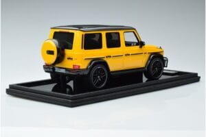 Mercedes AMG G63 W463 Yellow MotorHelix 1:18 MH018-Y Resin — photo 2 of 7