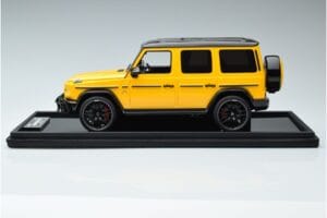 Mercedes AMG G63 W463 Yellow MotorHelix 1:18 MH018-Y Resin — photo 3 of 7
