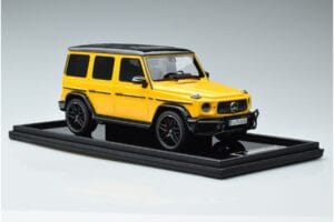 Mercedes AMG G63 W463 Yellow MotorHelix 1:18 MH018-Y Resin — photo 4 of 7
