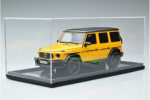 Mercedes AMG G63 W463 Yellow MotorHelix 1:18 MH018-Y Resin — photo 6 of 7