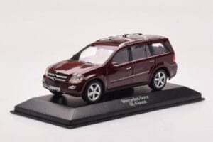 Mercedes GL X164 Carnelian Red Minichamps 1:43 B66962226 Diecast — photo 2 of 4