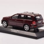 Mercedes GL X164 Carnelian Red Minichamps 1:43 - image 3 of 4