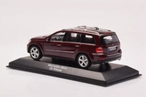 Mercedes GL X164 Carnelian Red Minichamps 1:43 B66962226 Diecast — photo 3 of 4