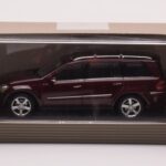 Mercedes GL X164 Carnelian Red Minichamps 1:43 - image 4 of 4