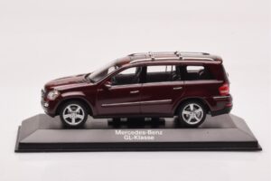 Mercedes GL X164 Carnelian Red Minichamps 1:43